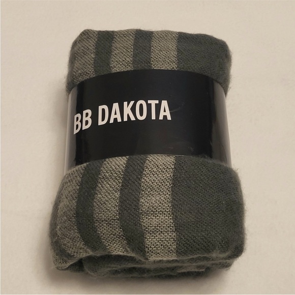 BB Dakota Striped Reversible Poncho Kimono Wrap Cardigan in Black/Dark Gray NWT - Picture 14 of 16